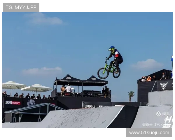 成都极限运动队在世界街舞大赛中以92分稳居积分榜首位