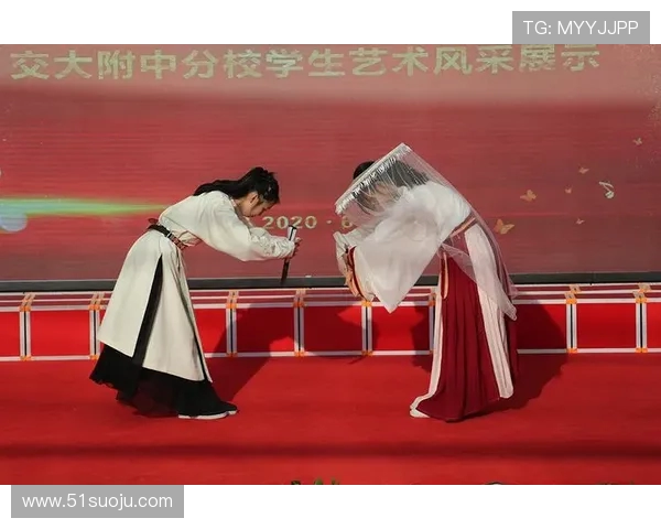 乌德勒支青年队迎战奥斯队全力争胜展现青春风采